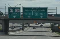 Chegando perto da fronteira EUA-México, na região de Laredo, ao sul de San Antonio, no Texas